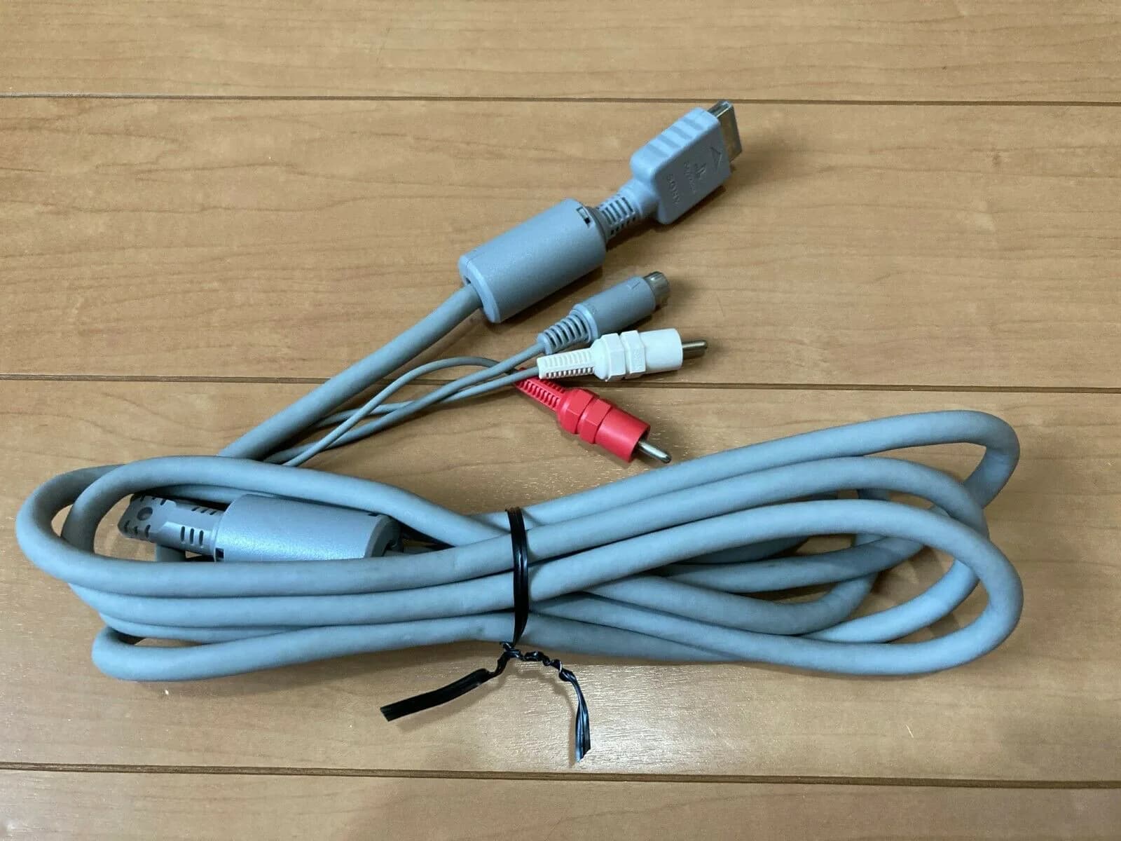 S-video cords PS1 Grey